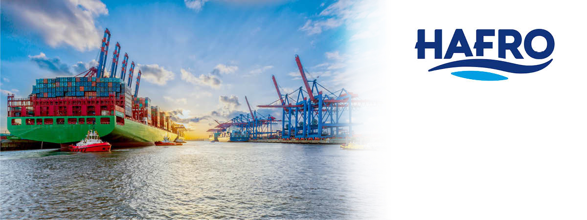 Es ist ein Hafen zu sehen.